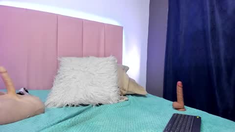 Snapshot of melani_xc chatting on 02/20/25, 06:46 MELANI - online show from 02/20/25, 06:46