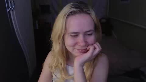 Snapshot of melania____ chatting on 03/11/26, 08:42 Mila online show from 03/11/26, 08:42