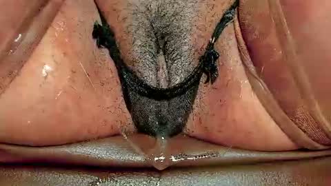 Snapshot of melania_browis chatting on 06/20/26, 05:10 Melania online show from 06/20/26, 05:10