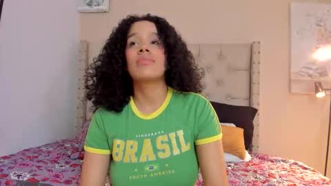 Snapshot of melania_xtreme chatting on 04/21/26, 02:51 melania_xtreme online show from 04/21/26, 02:51
