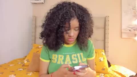 Snapshot of melania_xtreme chatting on 04/30/26, 02:18 melania_xtreme online show from 04/30/26, 02:18