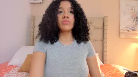 Snapshot of melania_xtreme chatting on 05/13/26, 01:36 melania_xtreme online show from 05/13/26, 01:36