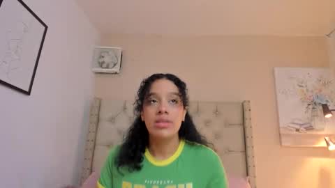 Snapshot of melania_xtreme chatting on 05/15/26, 01:56 melania_xtreme online show from 05/15/26, 01:56