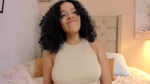 Snapshot of melania_xtreme chatting on 05/22/26, 02:08 melania_xtreme online show from 05/22/26, 02:08