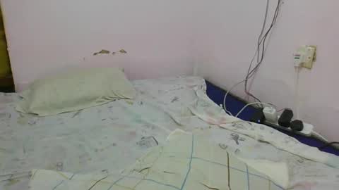 Snapshot of melanie_bae1 chatting on 05/04/26, 05:03 melanie_bae1 online show from 05/04/26, 05:03