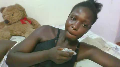 Snapshot of melanie_bae1 chatting on 05/06/26, 07:30 melanie_bae1 online show from 05/06/26, 07:30