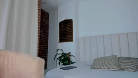 melanie_diaz online show from 12/14/25, 06:12