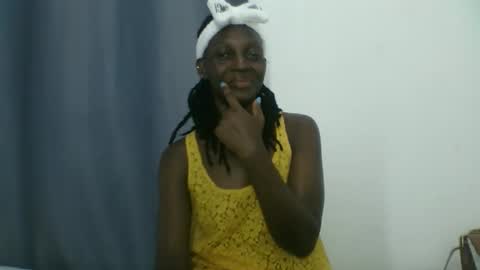 Snapshot of melanie_goddesss chatting on 09/10/25, 10:21 milly online show from 09/10/25, 10:21