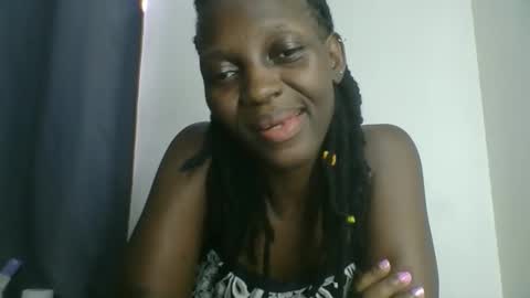 Snapshot of melanie_goddesss chatting on 10/16/25, 07:09 milly online show from 10/16/25, 07:09