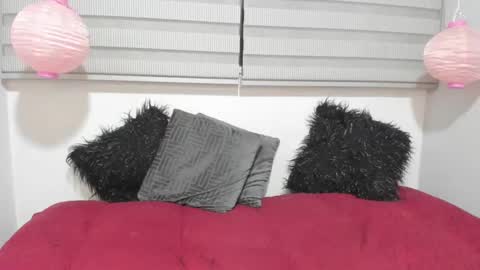 Melanie  online show from 02/03/25, 07:07