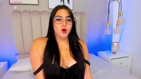 Snapshot of melanie_hillz chatting on 07/16/26, 01:11 Melanie online show from 07/16/26, 01:11