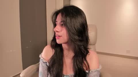 Snapshot of melanie_owo chatting on 03/28/26, 11:48 Melanie online show from 03/28/26, 11:48