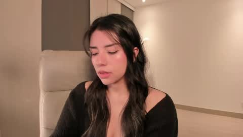 Snapshot of melanie_owo chatting on 04/01/26, 12:11 Melanie online show from 04/01/26, 12:11