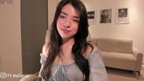 Snapshot of melanie_owo chatting on 05/13/26, 01:36 Melanie online show from 05/13/26, 01:36