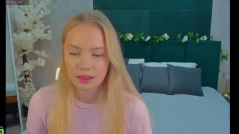 Snapshot of melanie_ryer chatting on 11/26/25, 01:17 Melanie online show from 11/26/25, 01:17