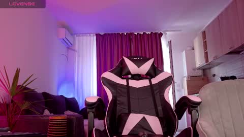 Snapshot of melanie_way chatting on 07/15/26, 02:33 melanie_way online show from 07/15/26, 02:33