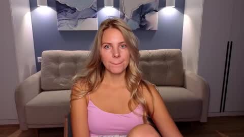 Melanie Bennett online show from 10/03/25, 06:21