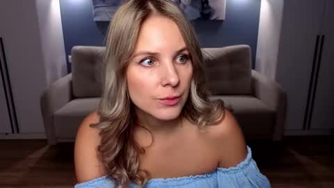 Melanie Bennett online show from 11/19/25, 11:43