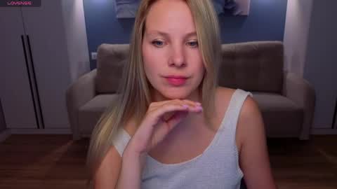 Snapshot of melaniebennett chatting on 05/07/26, 06:52 Melanie Bennett online show from 05/07/26, 06:52