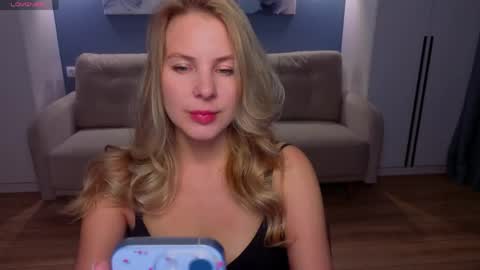 Snapshot of melaniebennett chatting on 05/08/26, 06:19 Melanie Bennett online show from 05/08/26, 06:19