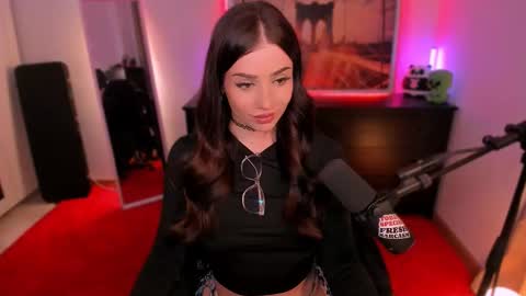 Snapshot of melanielipps chatting on 03/19/26, 06:01 Melanie online show from 03/19/26, 06:01