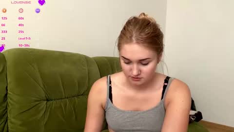 Snapshot of melaniepavan chatting on 02/14/26, 07:05 Marry online show from 02/14/26, 07:05