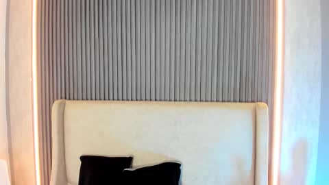 Snapshot of melanieroah1 chatting on 03/22/26, 02:20 MelanieRoah online show from 03/22/26, 02:20