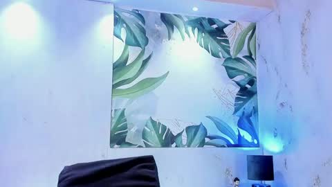 Melanie Roux online show from 04/16/26, 09:39