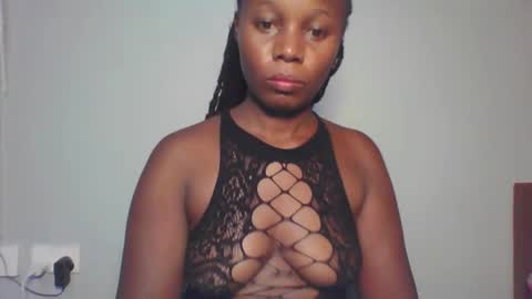 Snapshot of melanin_sassy96 chatting on 12/10/24, 06:06 bad lil shawry online show from 12/10/24, 06:06