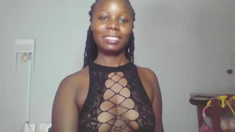 Snapshot of melanin_sassy96 chatting on 12/18/24, 10:08 bad lil shawry online show from 12/18/24, 10:08