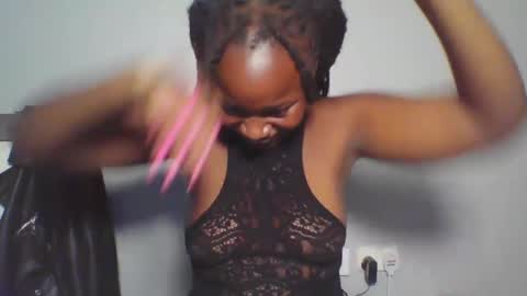 Snapshot of melanin_sassy96 chatting on 01/30/25, 02:25 bad lil shawry online show from 01/30/25, 02:25