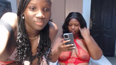 Snapshot of melaninandnina chatting on 03/26/26, 10:21 melaninandnina online show from 03/26/26, 10:21