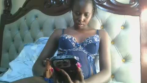 Snapshot of melaninblue chatting on 05/02/26, 06:13 melaninblue online show from 05/02/26, 06:13