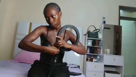 Snapshot of melaninqueen02 chatting on 06/08/26, 01:55 ann online show from 06/08/26, 01:55