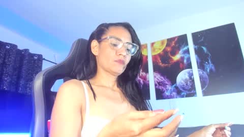melannia_hills online show from 02/27/25, 10:15