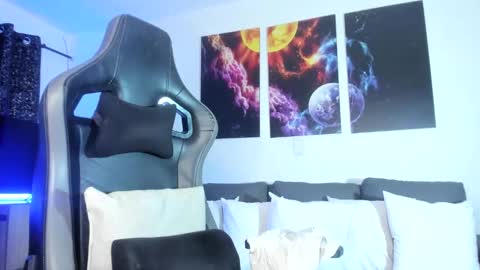 melannia_hills online show from 03/02/25, 09:31