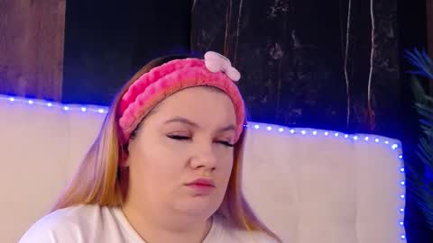 Snapshot of melanniebrown chatting on 03/10/26, 05:34 melanniebrown online show from 03/10/26, 05:34