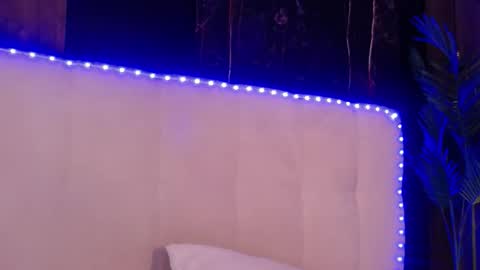 Snapshot of melanniebrown chatting on 03/25/26, 04:40 melanniebrown online show from 03/25/26, 04:40