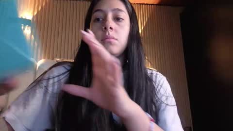 Snapshot of melanny_petite chatting on 03/18/26, 12:52 melanny_petite online show from 03/18/26, 12:52