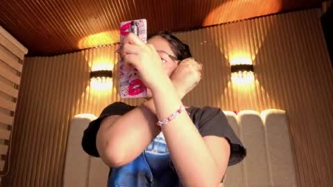 Snapshot of melanny_petite chatting on 04/07/26, 12:16 melanny_petite online show from 04/07/26, 12:16