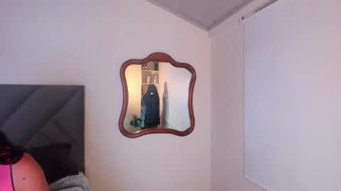 Melany online show from 12/17/25, 02:50