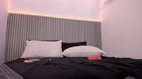 Snapshot of melany_hoffman chatting on 10/22/25, 11:48 melany_hoffman online show from 10/22/25, 11:48