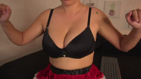 Snapshot of melany_riccii chatting on 12/04/24, 10:51 melany online show from 12/04/24, 10:51
