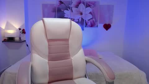 Snapshot of melany_ross_ chatting on 02/28/26, 10:44 melany online show from 02/28/26, 10:44