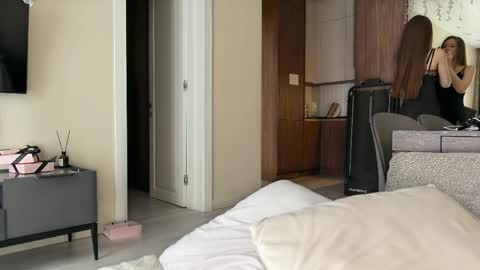 Adel online show from 05/09/26, 02:44