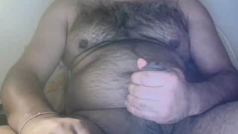 Snapshot of melb887 chatting on 12/31/24, 12:04 melb887 online show from 12/31/24, 12:04