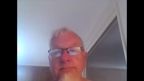 Snapshot of melbourne000 chatting on 02/25/25, 11:33 melbourne000 online show from 02/25/25, 11:33