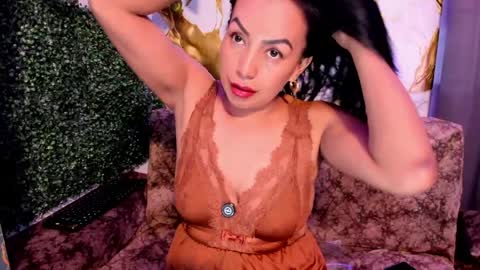Snapshot of meleekxxx chatting on 05/27/26, 08:17 MeleekXXX online show from 05/27/26, 08:17