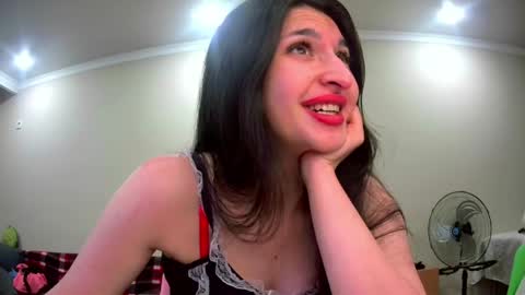 Snapshot of melena_caramel chatting on 05/18/26, 07:41 melena_caramel online show from 05/18/26, 07:41