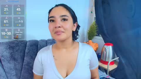    Independent model online show from 12/23/25, 03:04